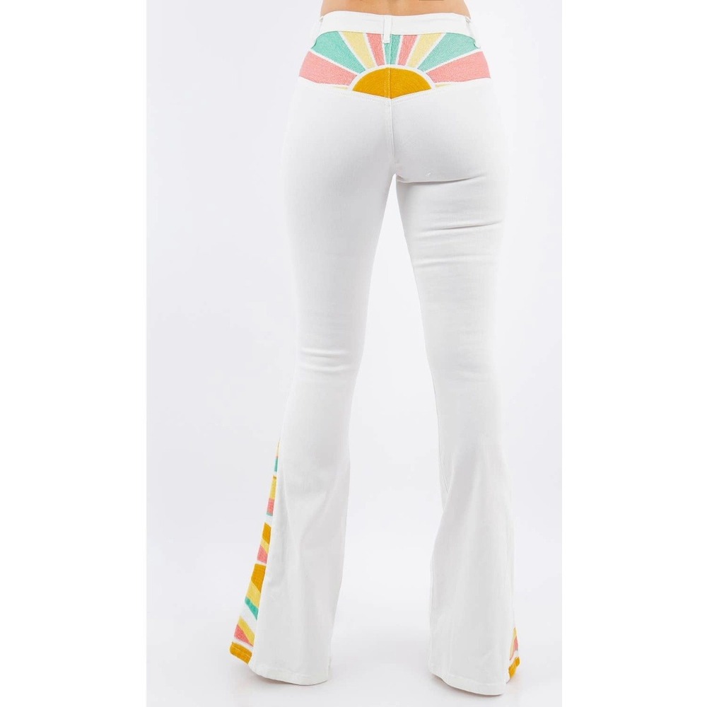 NWT Wisteria Lane Embroidered High Waist Flare Gusset Jeans Multicolor‎ Women M